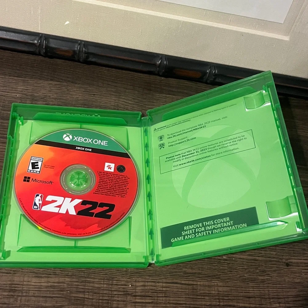 NBA 2K22 Xbox One Video Game 2K Sports Luka Dončić Cover EUC